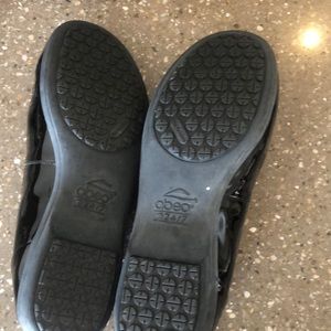 Black pattern leather women abeo size 8.5.